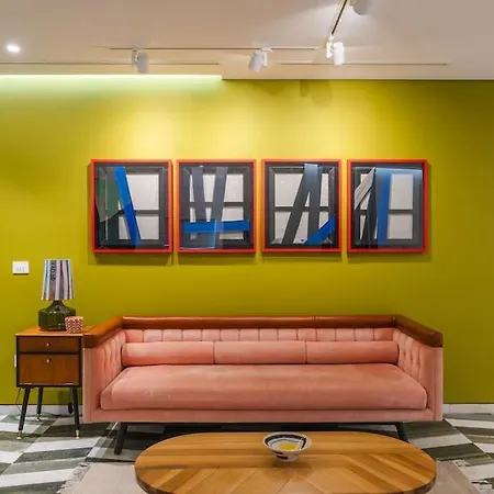 8 Min Walk To Harbour