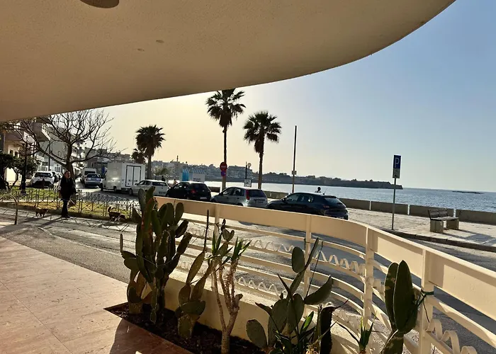 8 Min Walk To Harbour ハニア